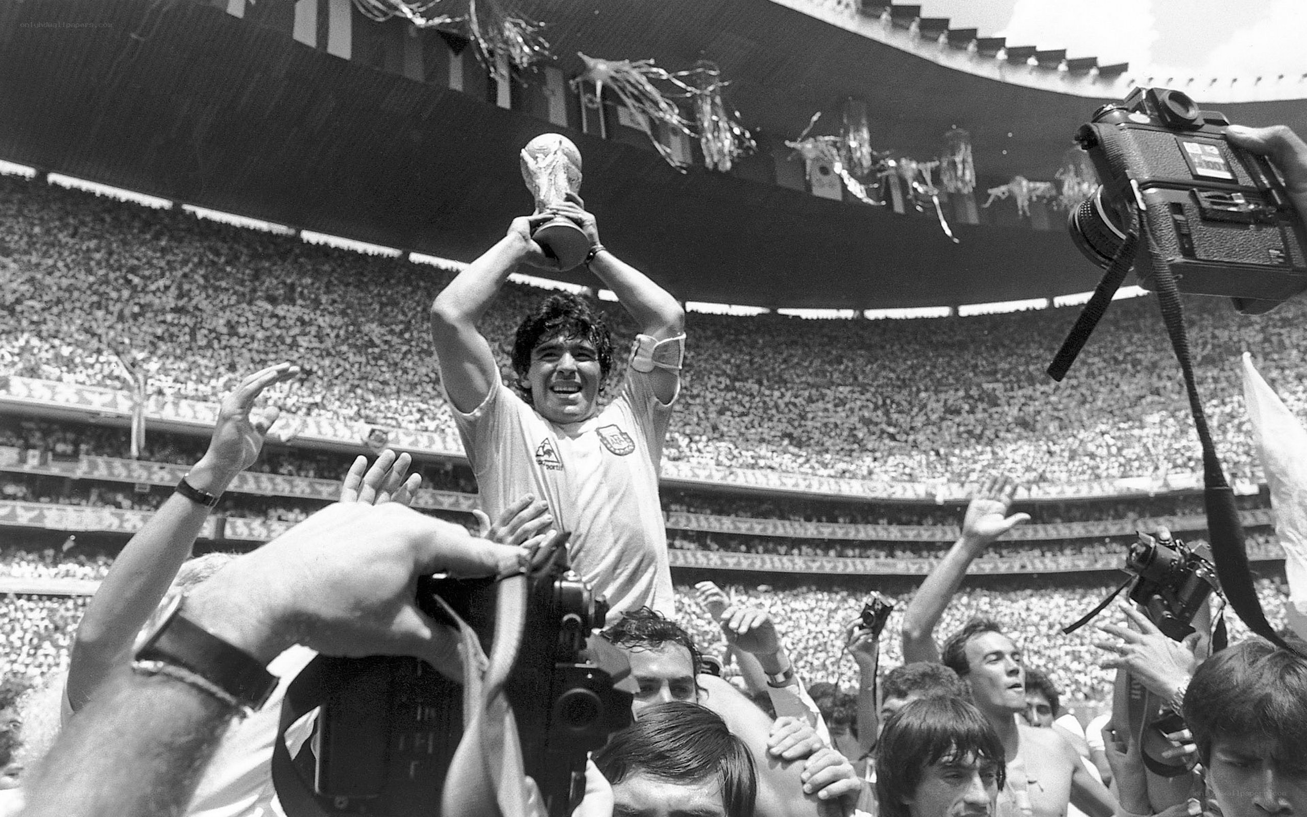Diego Maradona lifts World Cup