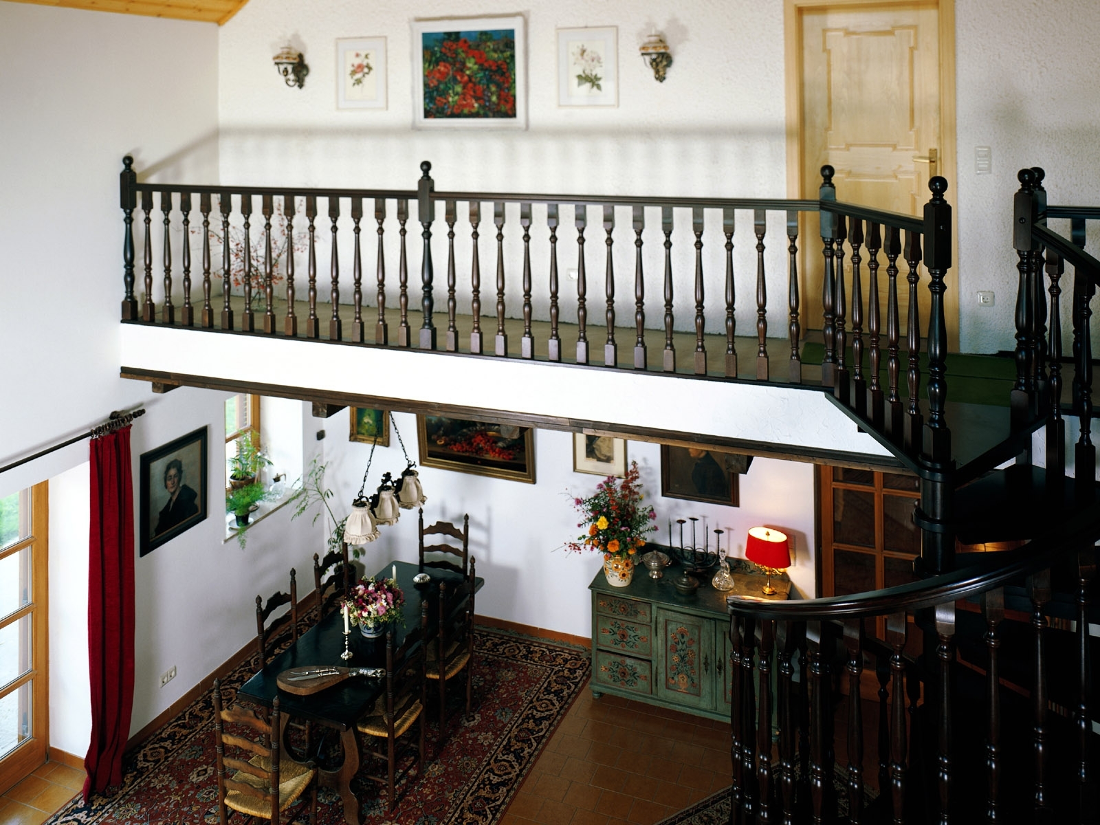 Dining area with mezzanine