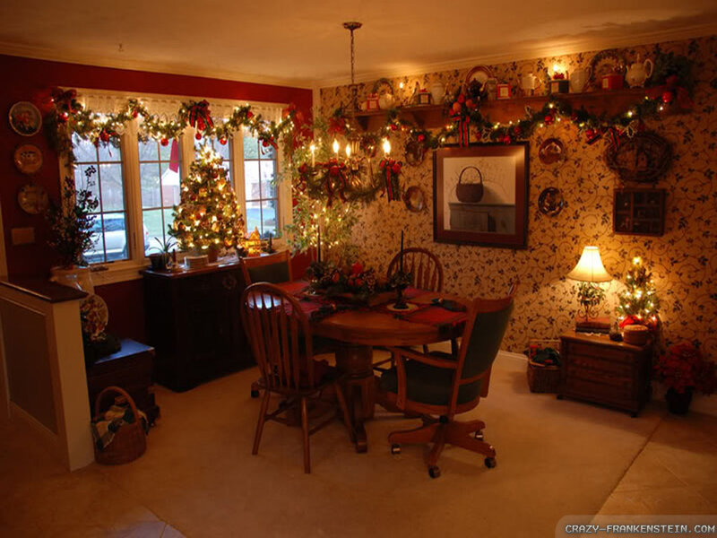Dining Room Decorated for Christmas