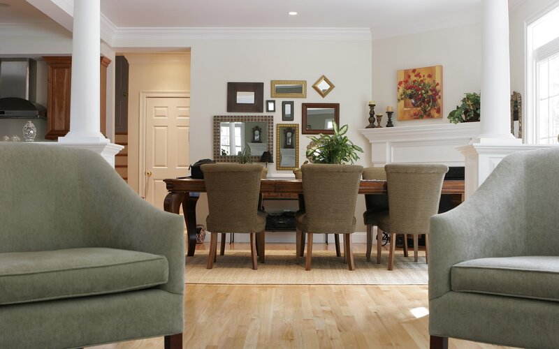 Dining room with gallery wall