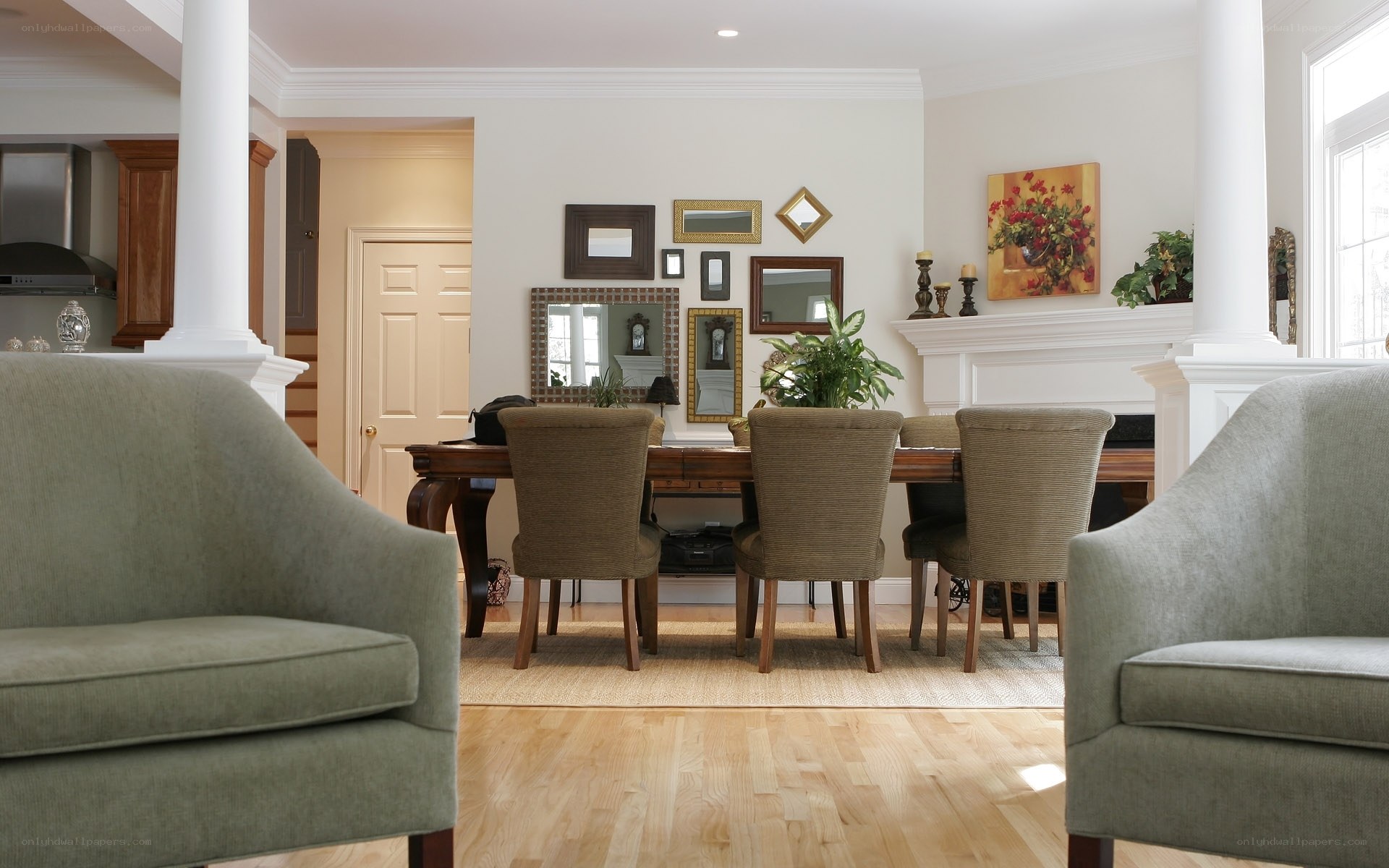 Dining room with gallery wall