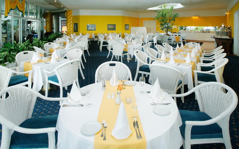 Dining room with tables set
