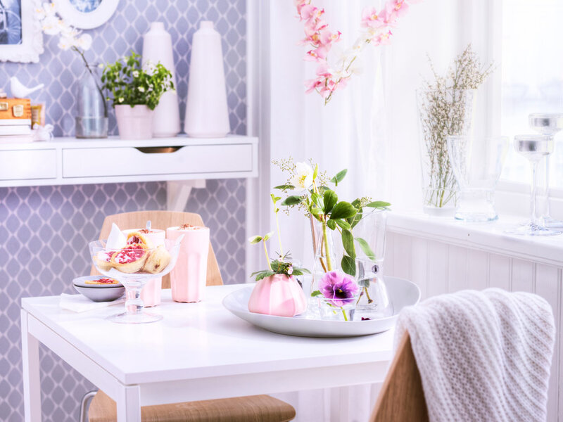 Dining Table with Flowers — White