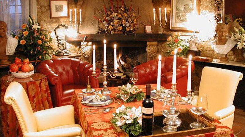 Dinner Table Setting — Red, Cozy