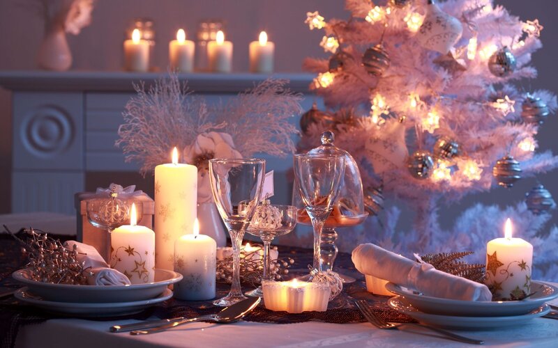 Dinner Table Setting — White, Festive