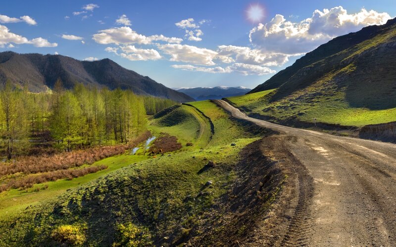 Dirt Road in Valley — Green, Serene