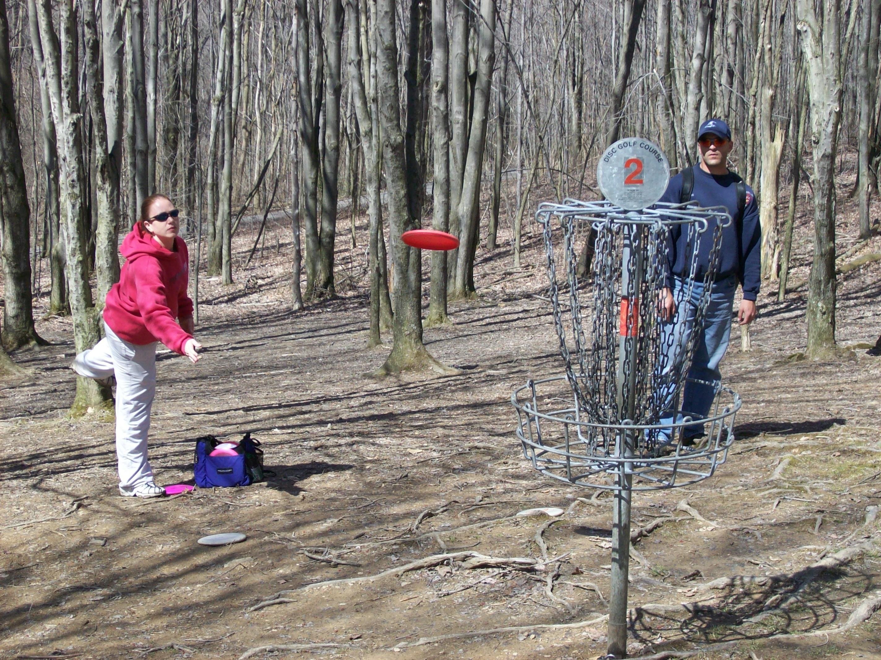 Disc golf in the woods