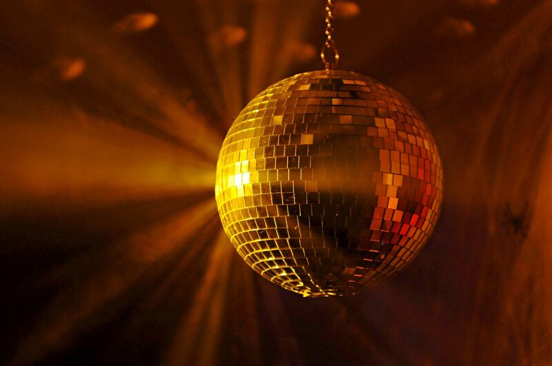 Disco Ball Hanging — Gold