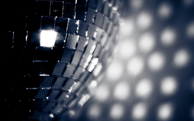 disco ball light reflection
