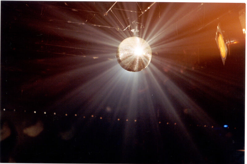Disco ball with light rays