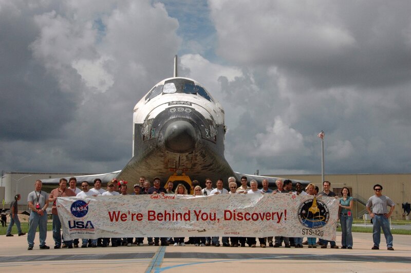 Discovery shuttle team photo