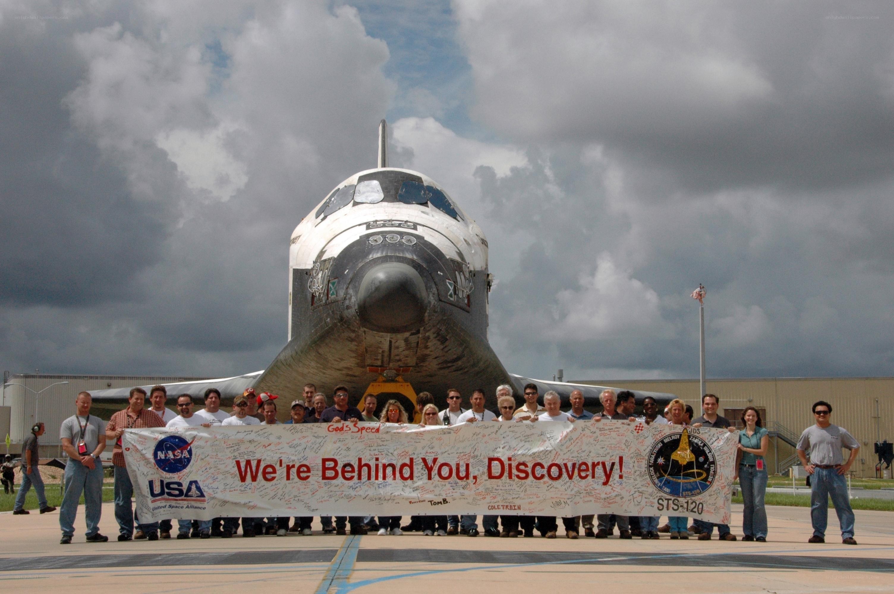 Discovery shuttle team photo