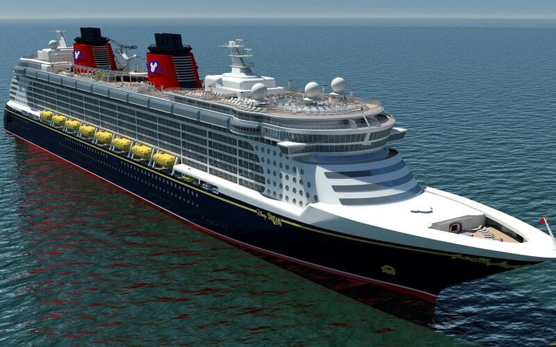 Disney Dream cruise ship at sea