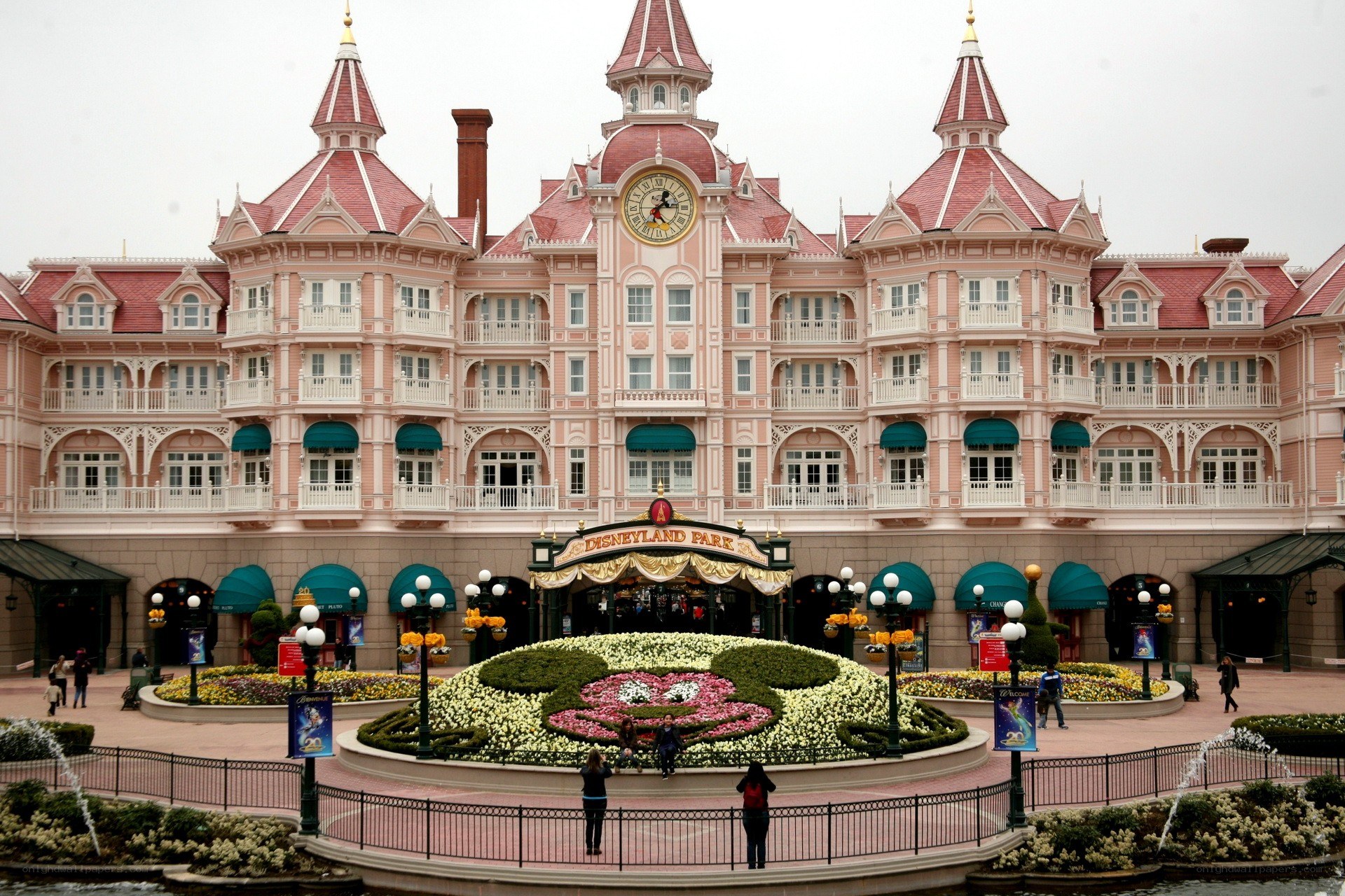 Disneyland Paris entrance