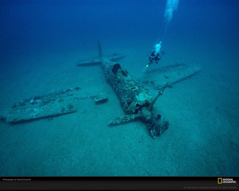 Diver explores plane wreck
