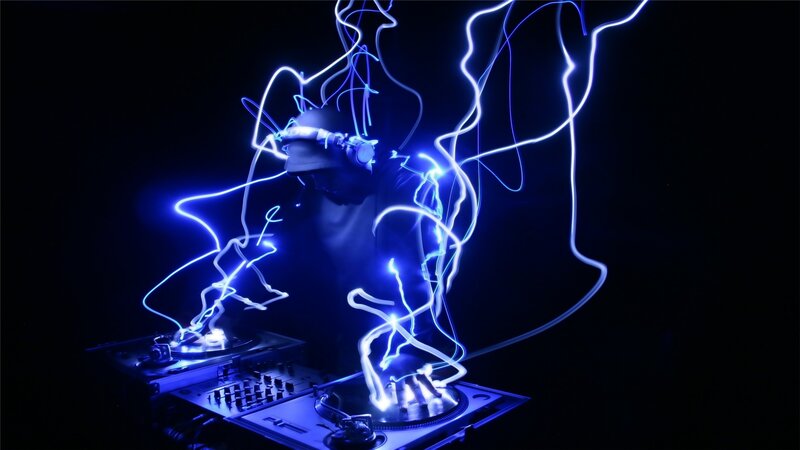 Dj at Turntables — Blue, Dynamic