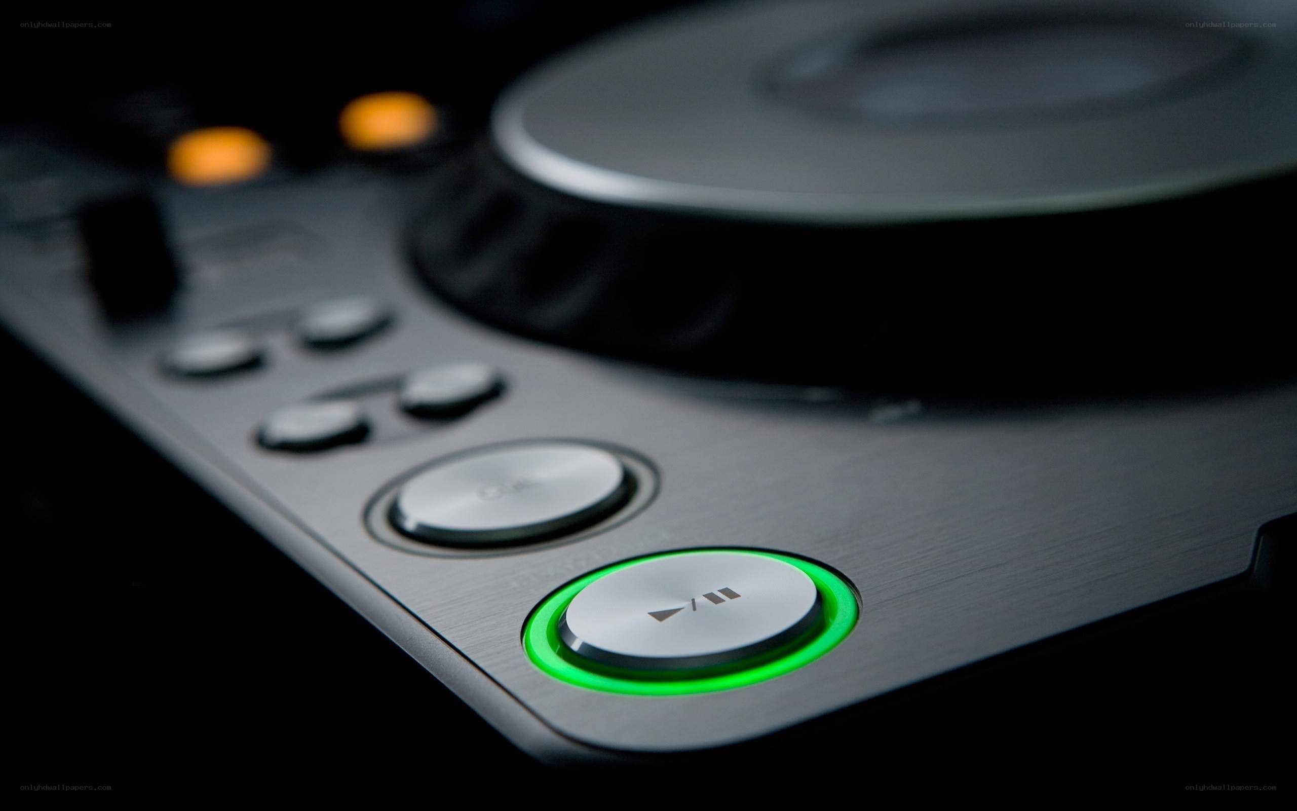 DJ controller with glowing button