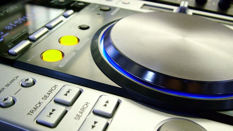 DJ Controller with Jog Wheel