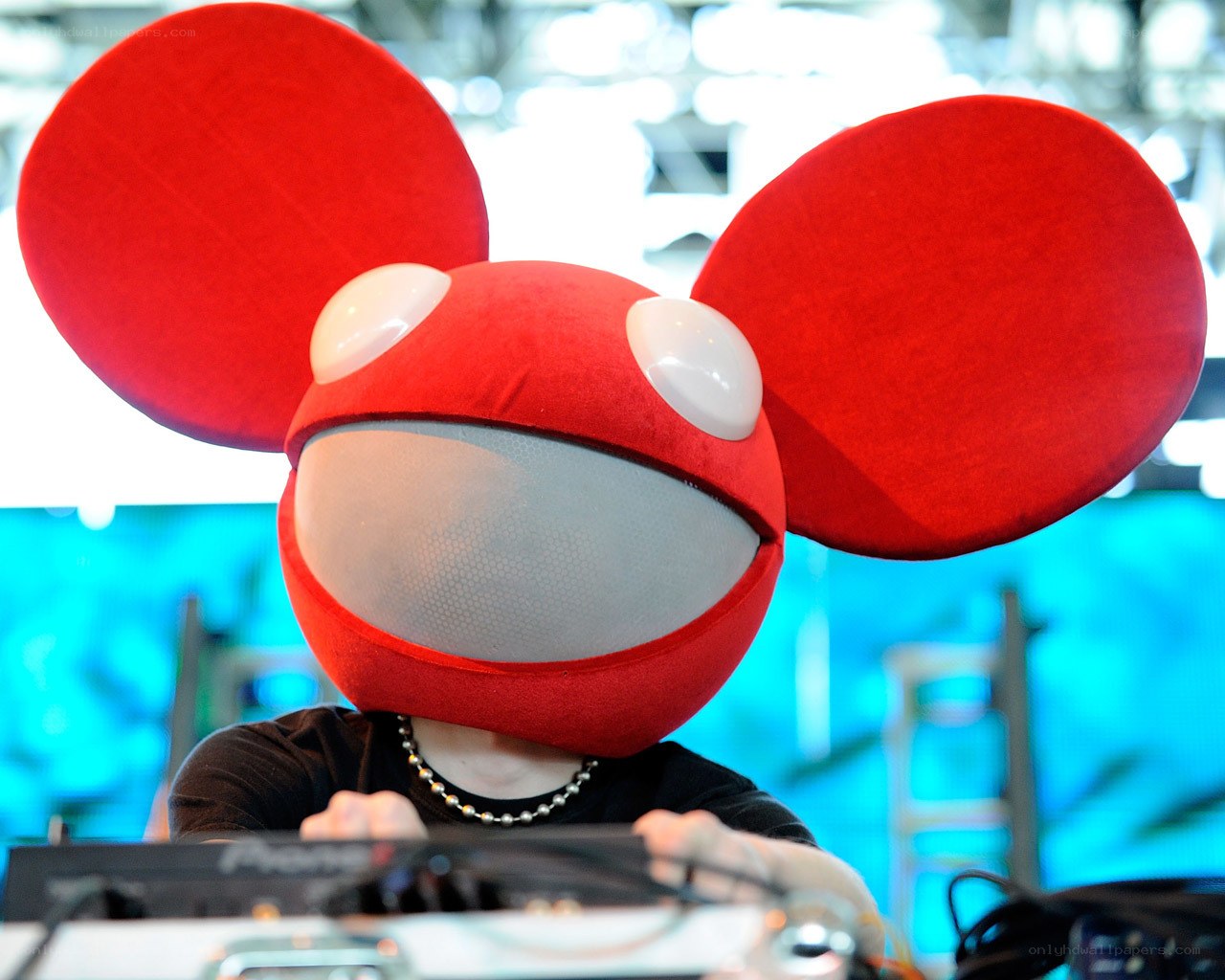 DJ Deadmau5 performing