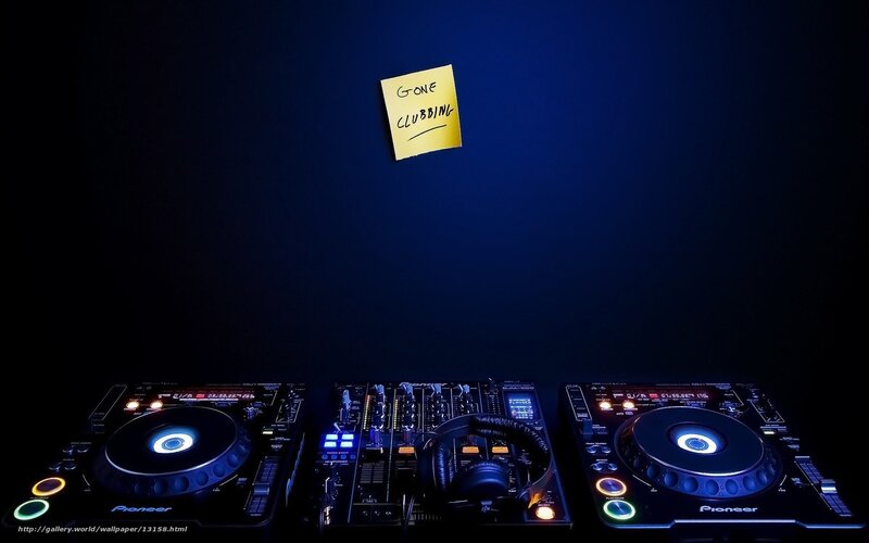 DJ equipment with note