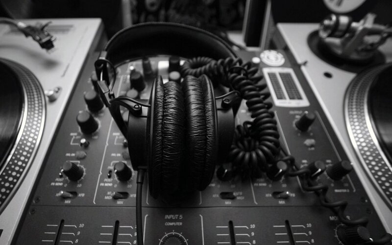 DJ Headphones on Mixer — Black