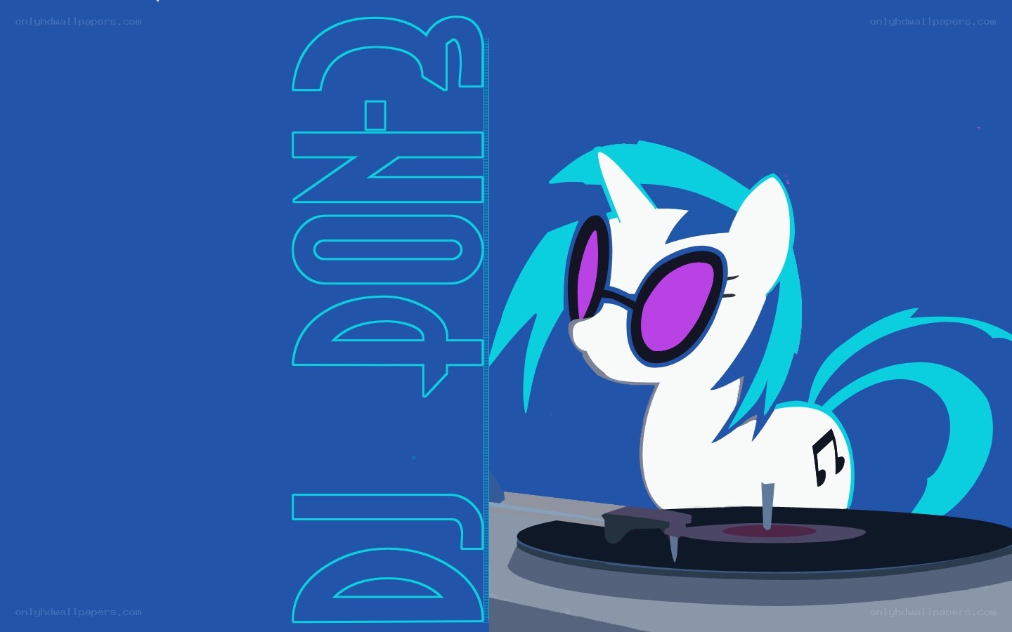 DJ Pon-3 at the turntable