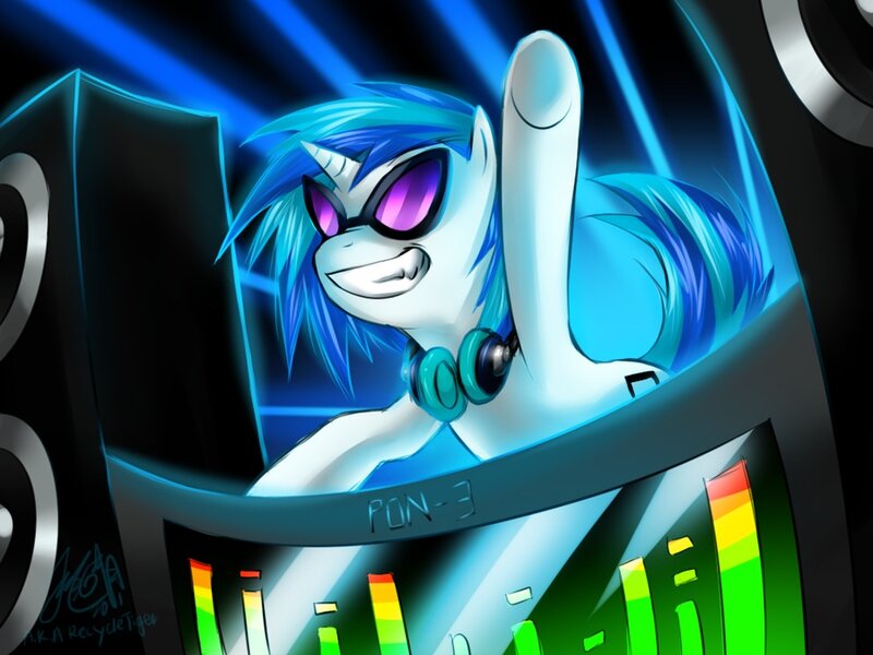 DJ pony with headphones