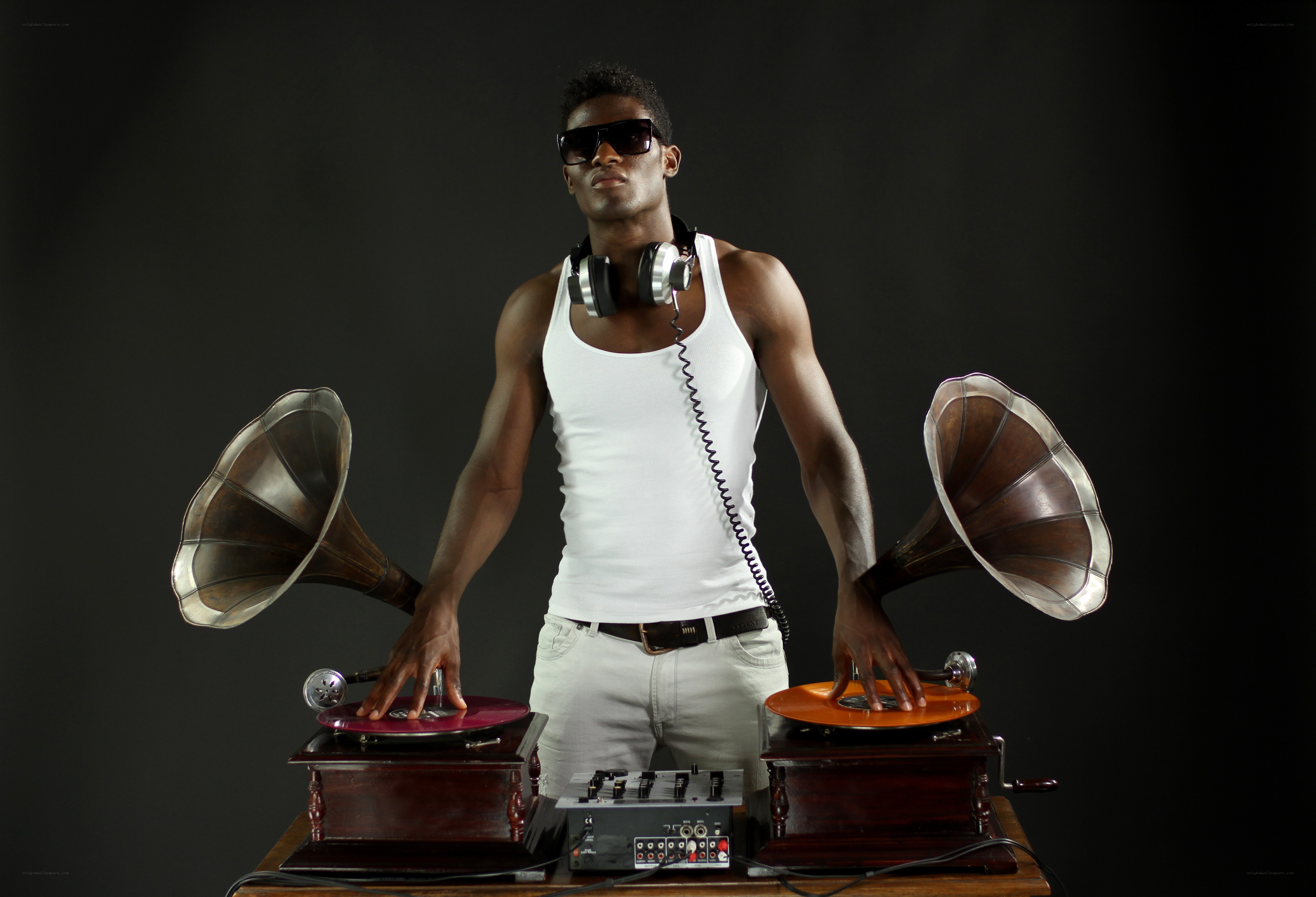 DJ with vintage gramophones