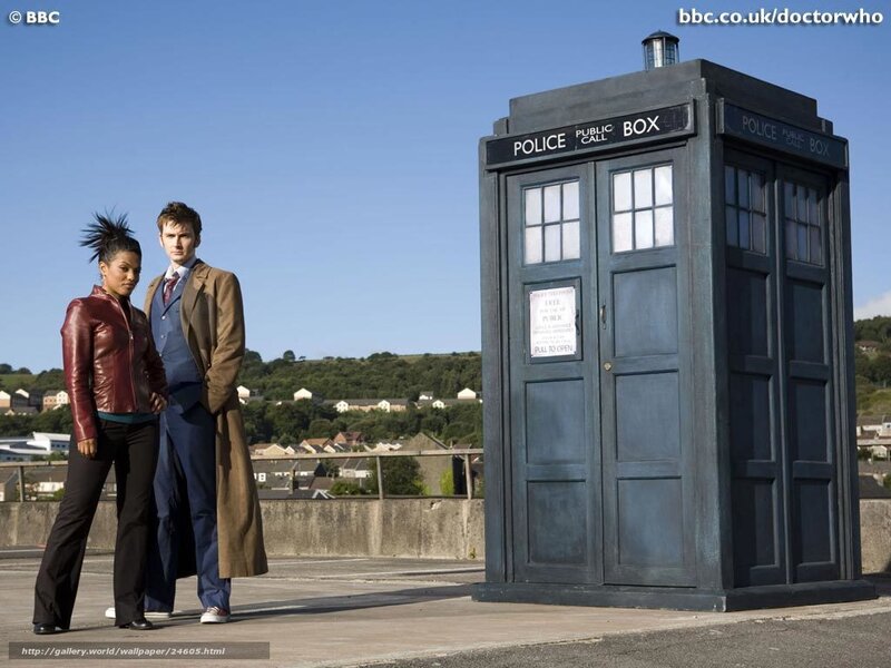 Doctor Who and companion with TARDIS