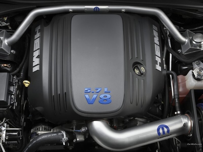 Dodge V8 engine