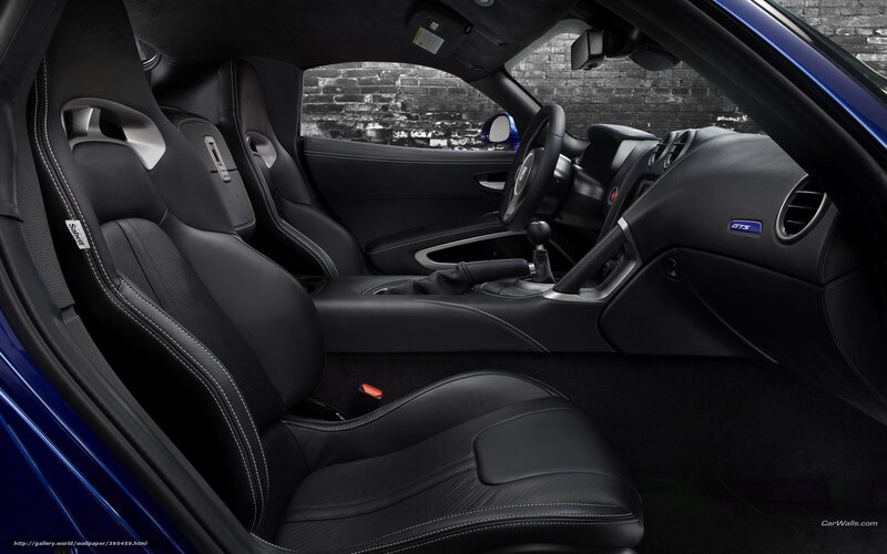 Dodge Viper GTS interior