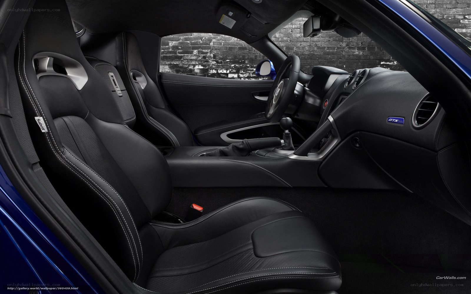 Dodge Viper GTS interior
