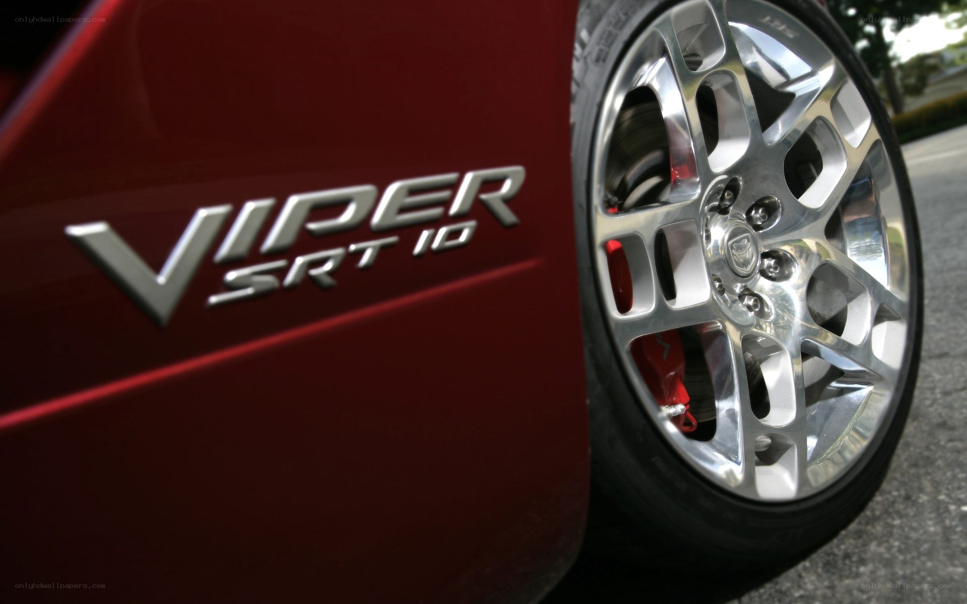Dodge Viper SRT10 wheel close-up
