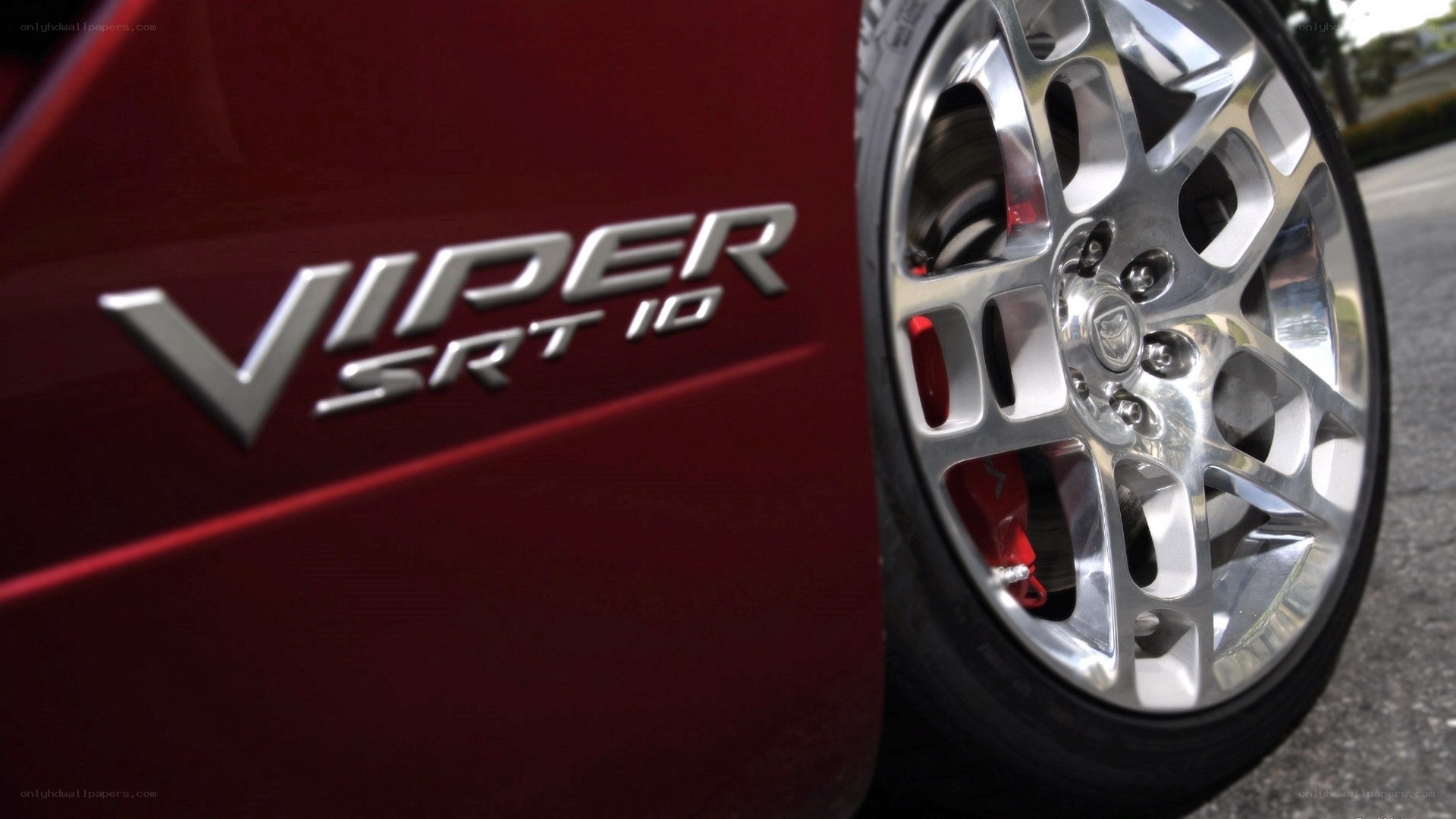 Dodge Viper SRT10 wheel close-up