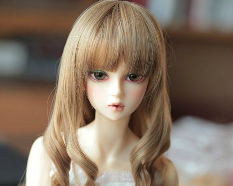 Doll with Blonde Hair — Calm, Photograph, Eyes