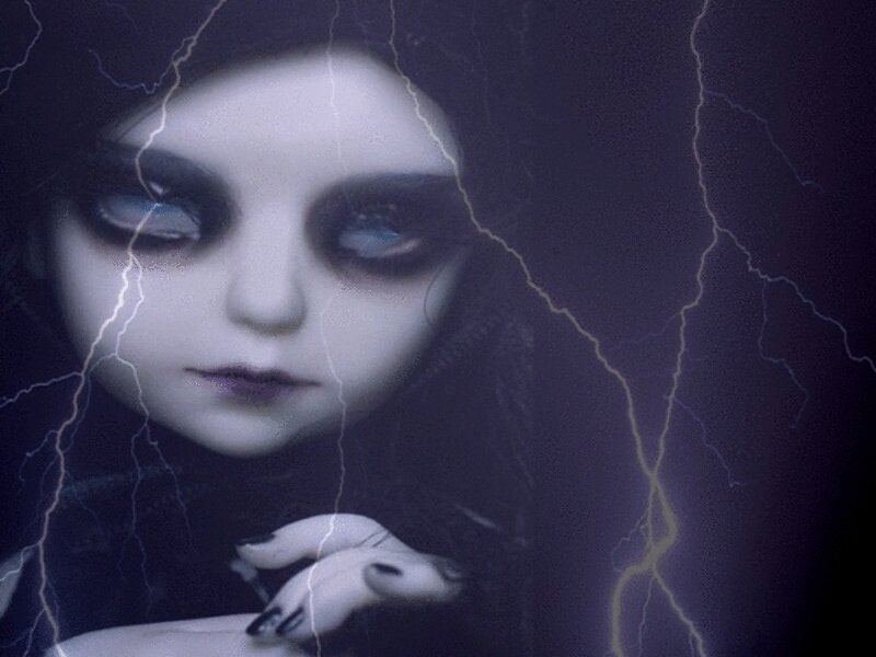 Doll with Dark Makeup — Black