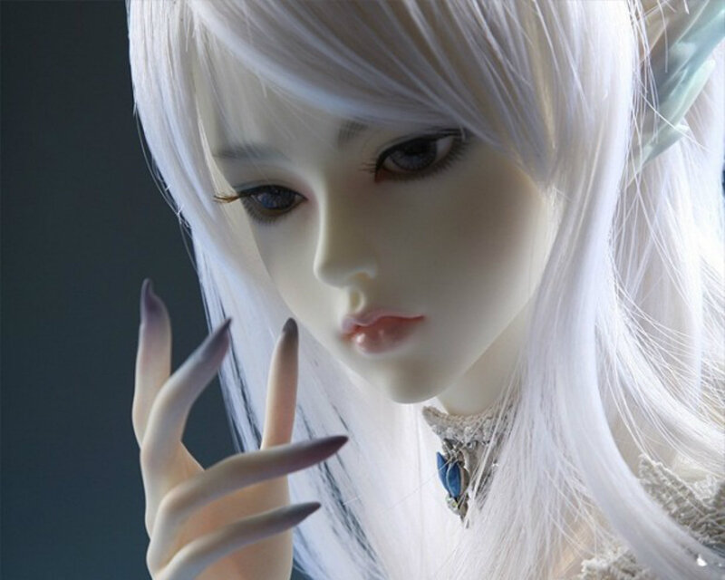 Doll with White Hair — Dramatic, 3d Render