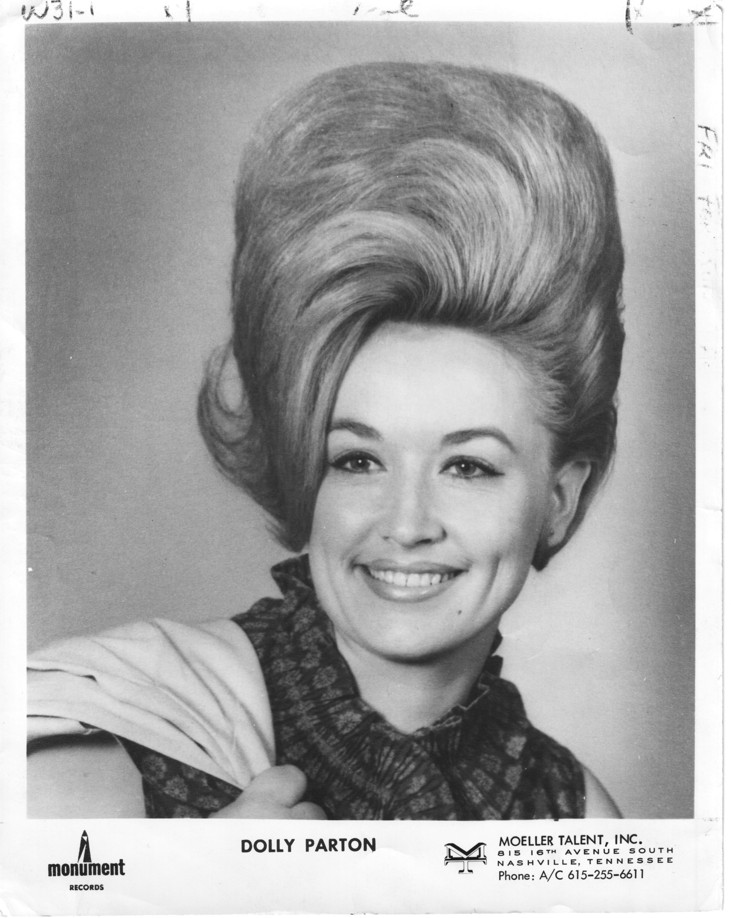 Dolly Parton portrait photo
