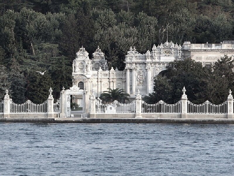 Dolmabahçe Palace facade