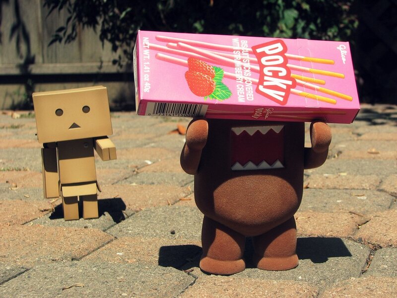 Domo and Danbo with Pocky