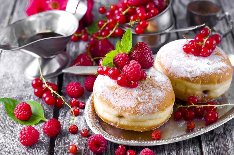 Donuts with Berries — Red