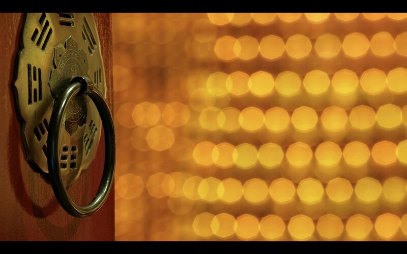 Door Knocker with Candles