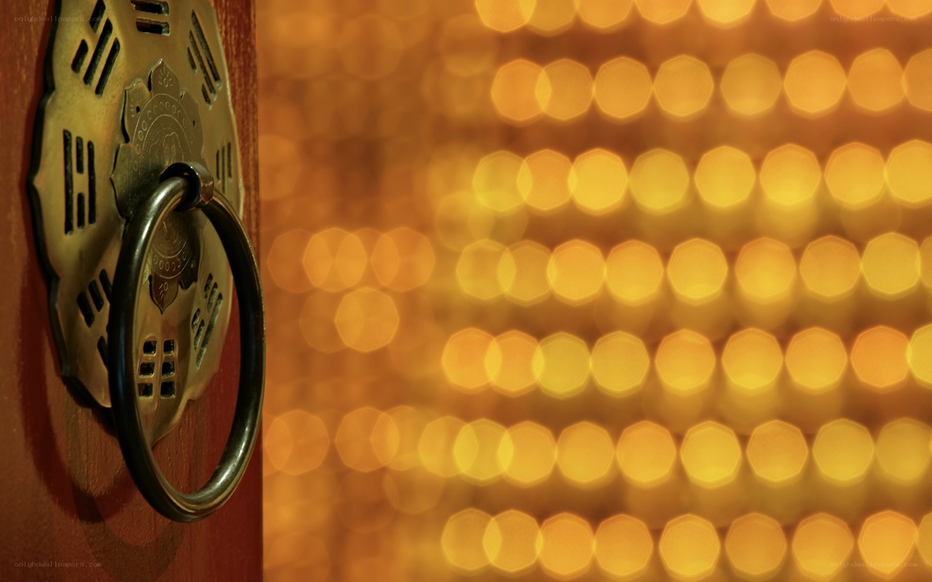 door knocker with golden lights