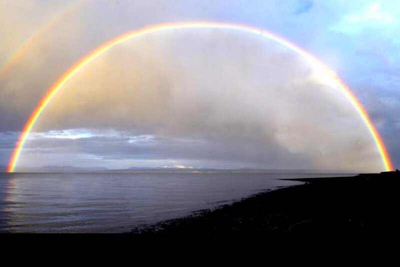 Double rainbow over the sea