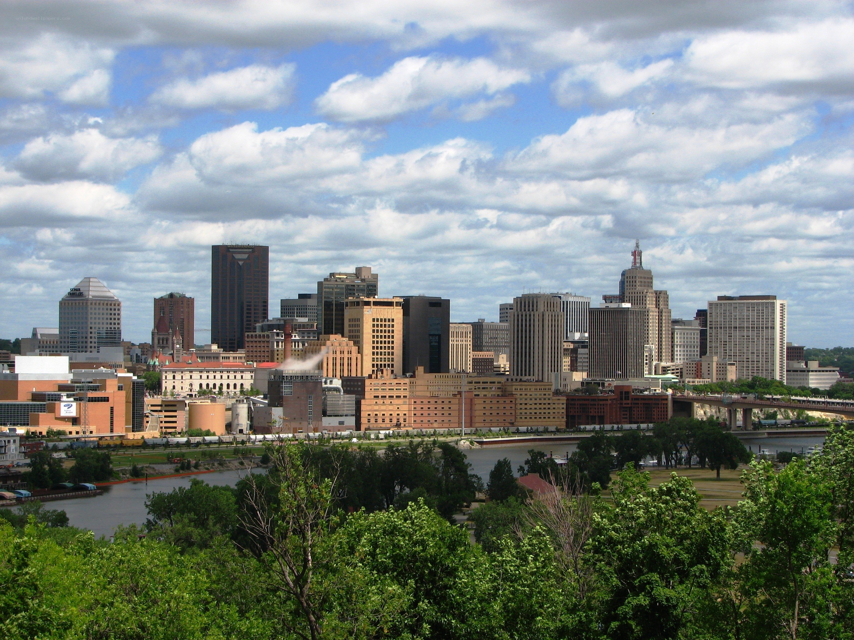 downtown des moines skyline