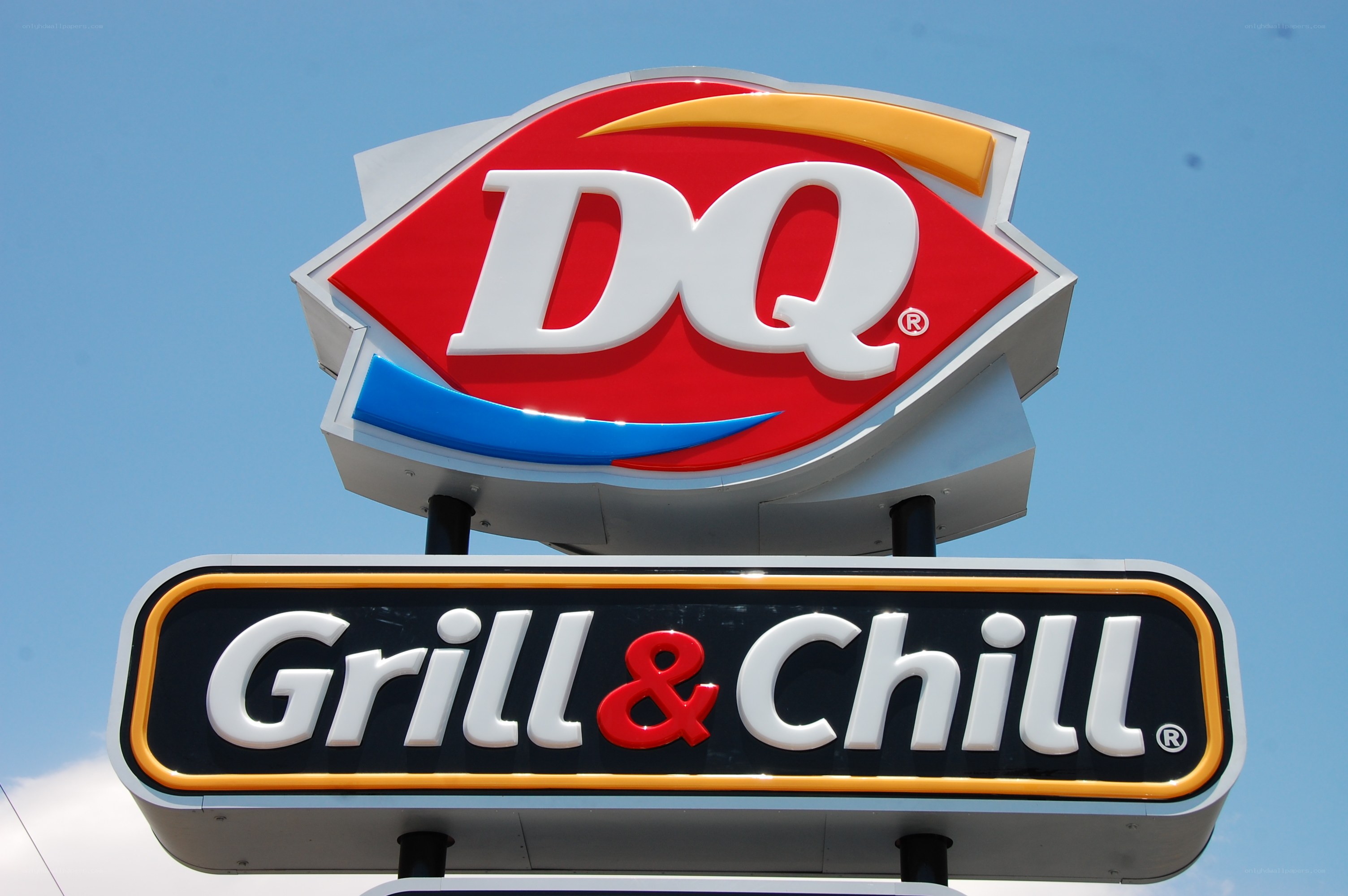 DQ Grill & Chill sign