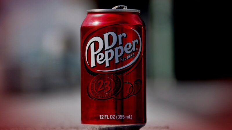 Dr Pepper soda can