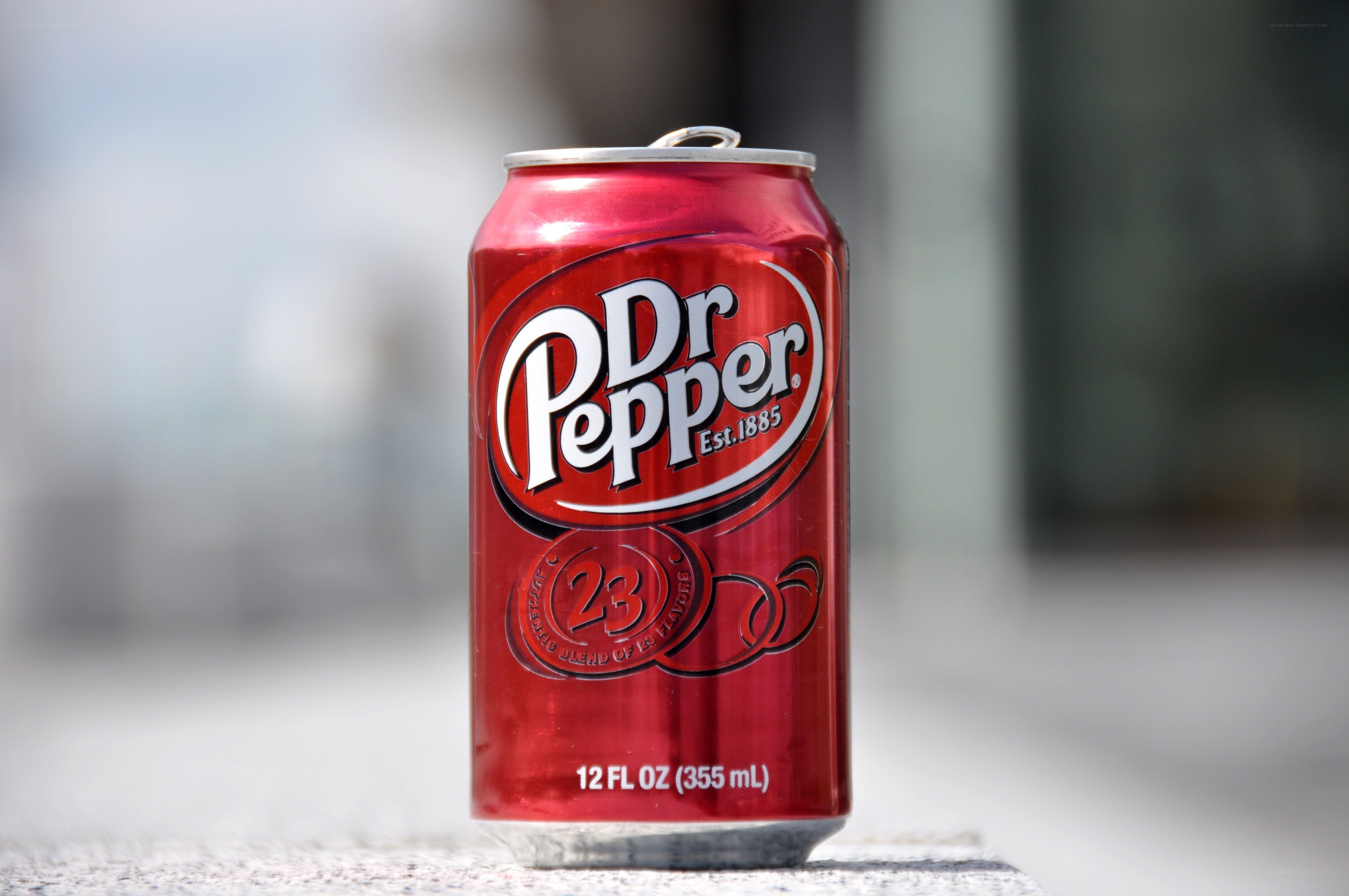 Dr Pepper soda can