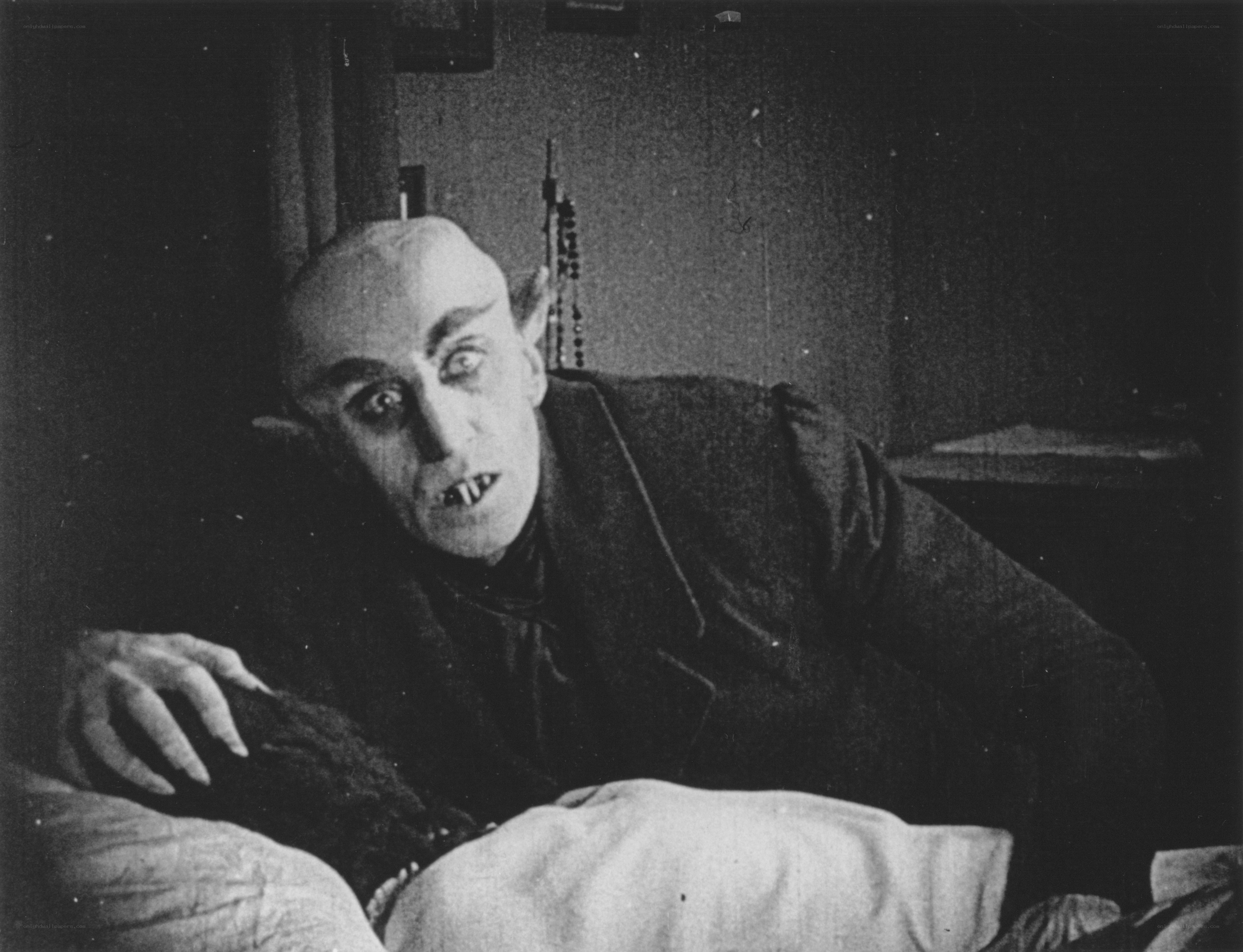 Dracula in bed scene