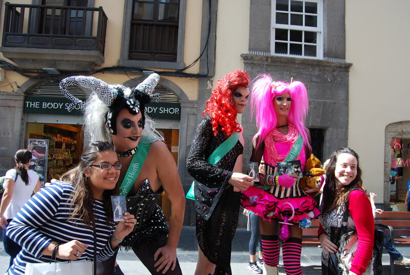 Drag Queens with Fans
